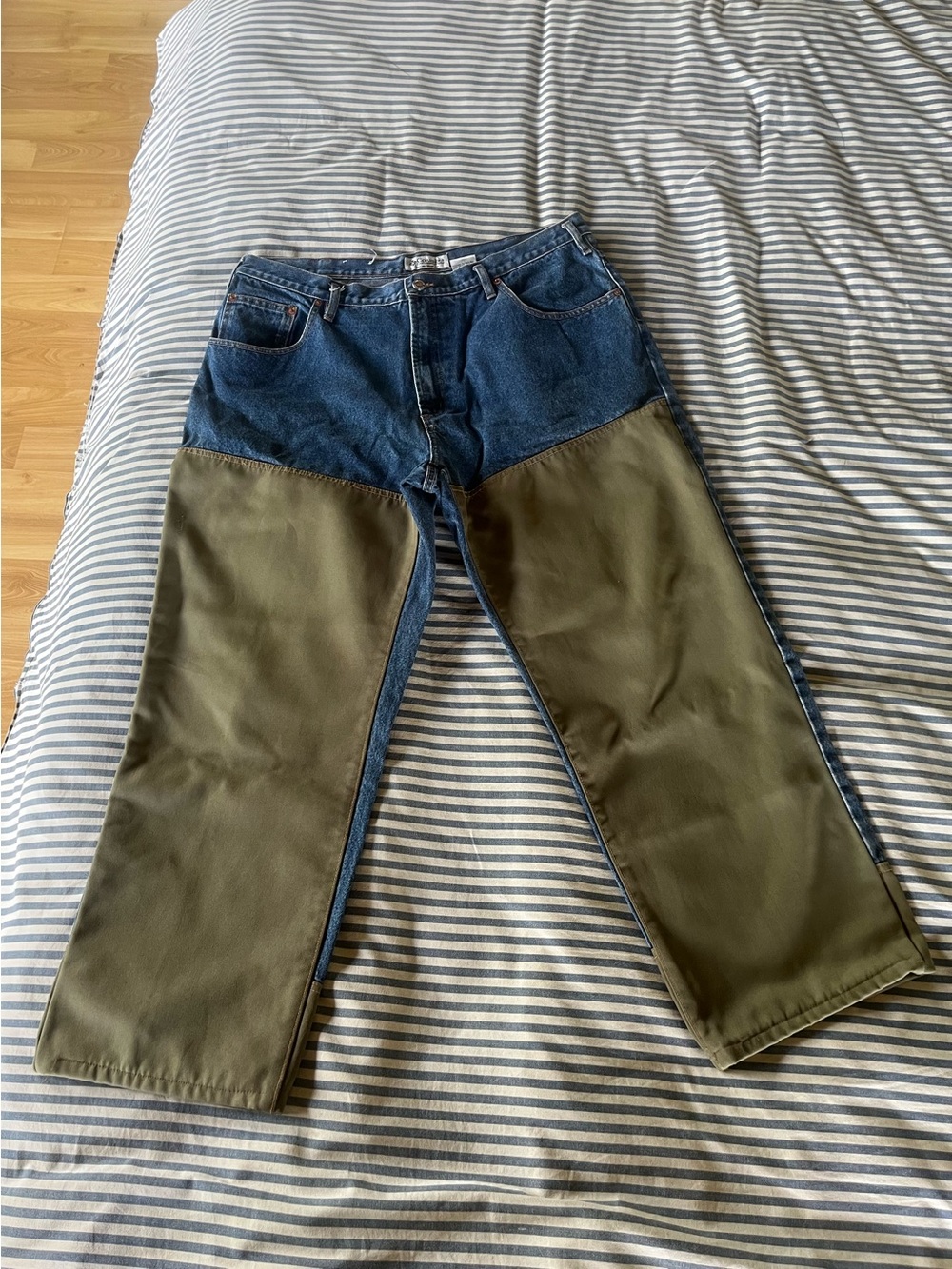 Columbia Tough Mother Jeans with Brush Guard 38W 34I